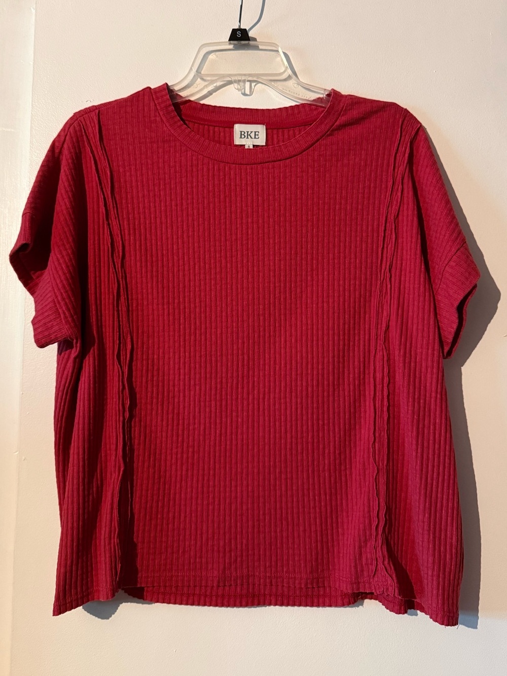 BKE Women's Ribbed Short Sleeve Tee - Deep Berry Red